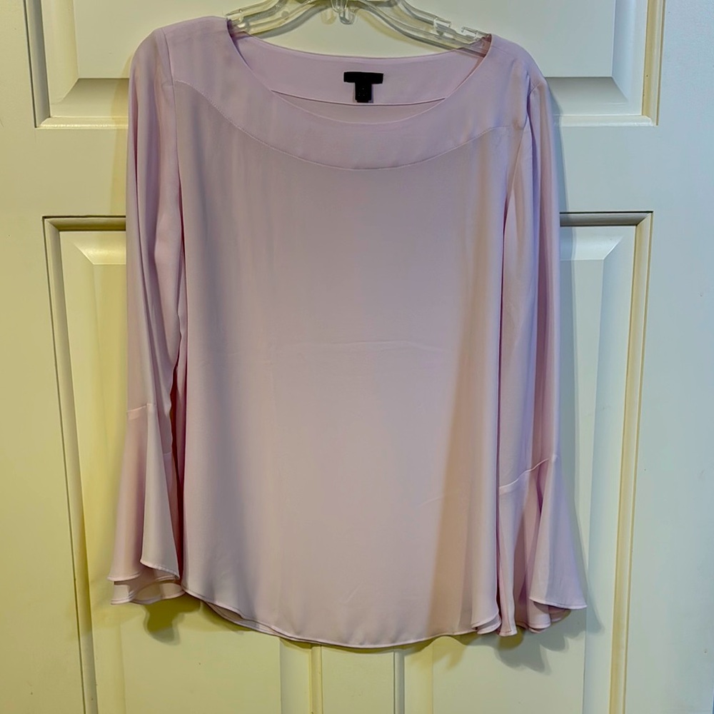 NWOT pale pink Ann Taylor size medium flutter sleeves blouse